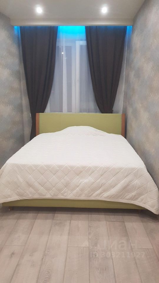 Аренда 3-комн квартиры на вторичном рынке улица Чароитовая, 1к1