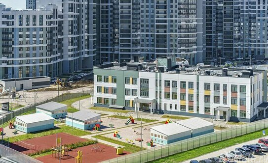 Продажа 2-комн квартиры на вторичном рынке улица Маршала Захарова,  д. 8 с1