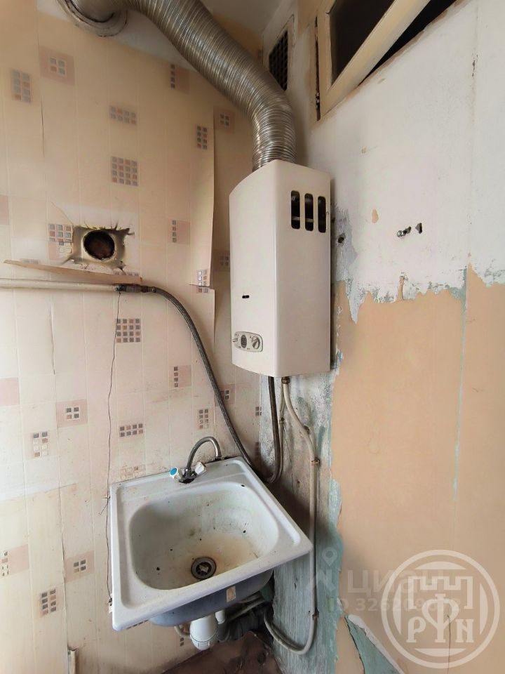 Продажа 1-комн квартиры на вторичном рынке пос. Стрельна, улица Гоголя, 9