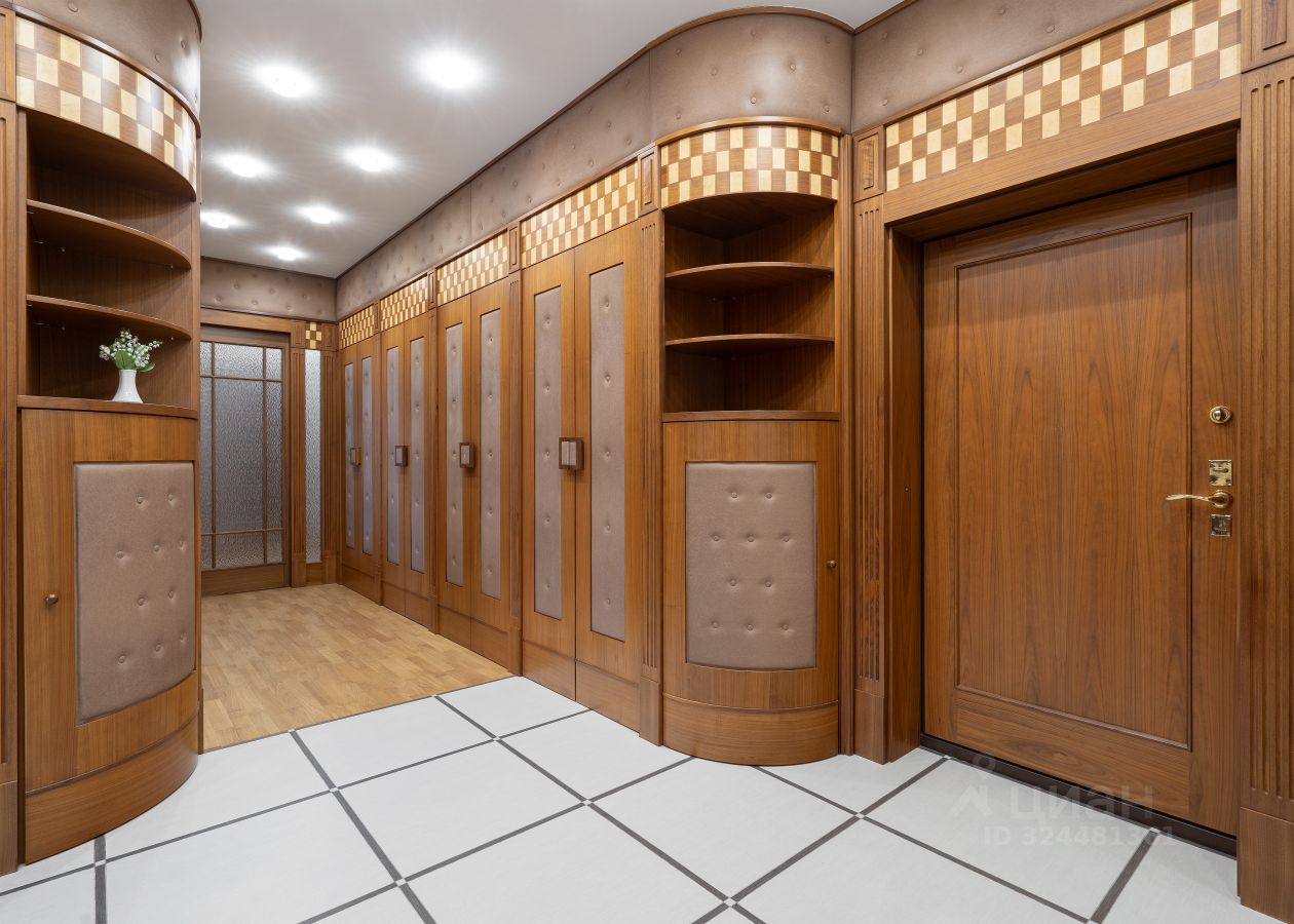 Продажа 6-комн квартиры на вторичном рынке улица Гашека, 2С1