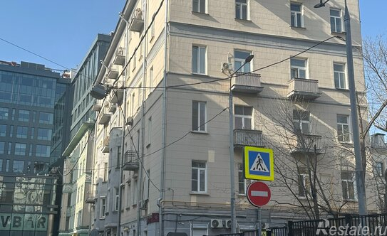 Продажа 3-комн квартиры на вторичном рынке Дегтярный пер,  д. 5 с1