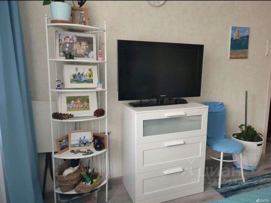 Продажа 3-комн квартиры на вторичном рынке Онежская улица,  д. 17