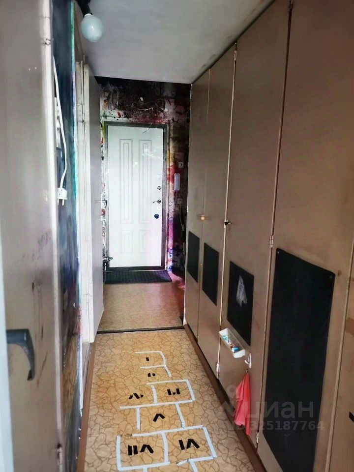 Продажа 1-комн квартиры на вторичном рынке проспект Стачек, 192