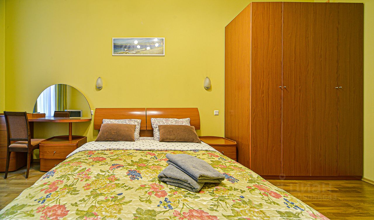 Аренда 2-комн квартиры на вторичном рынке набережная Реки Мойки, 30