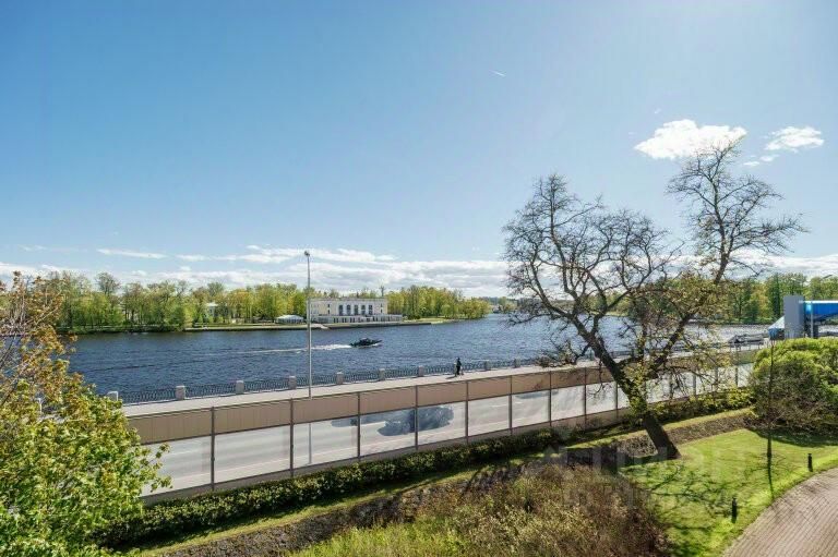 Продажа 6-комн квартиры на вторичном рынке Приморский проспект, 14