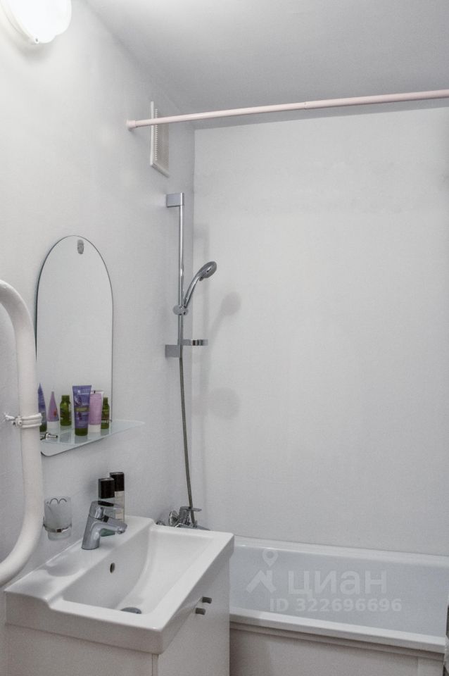 Продажа 2-комн квартиры на вторичном рынке проспект Наставников, 47К1