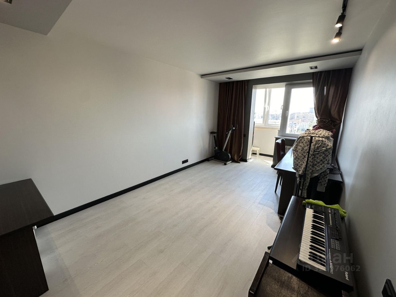 Продажа 2-комн квартиры на вторичном рынке улица Советской Армии, 17/52