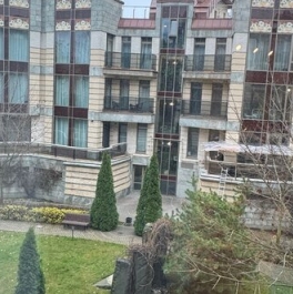 Продажа 3-комн квартиры на вторичном рынке Озерная Б. ул,  д. 88