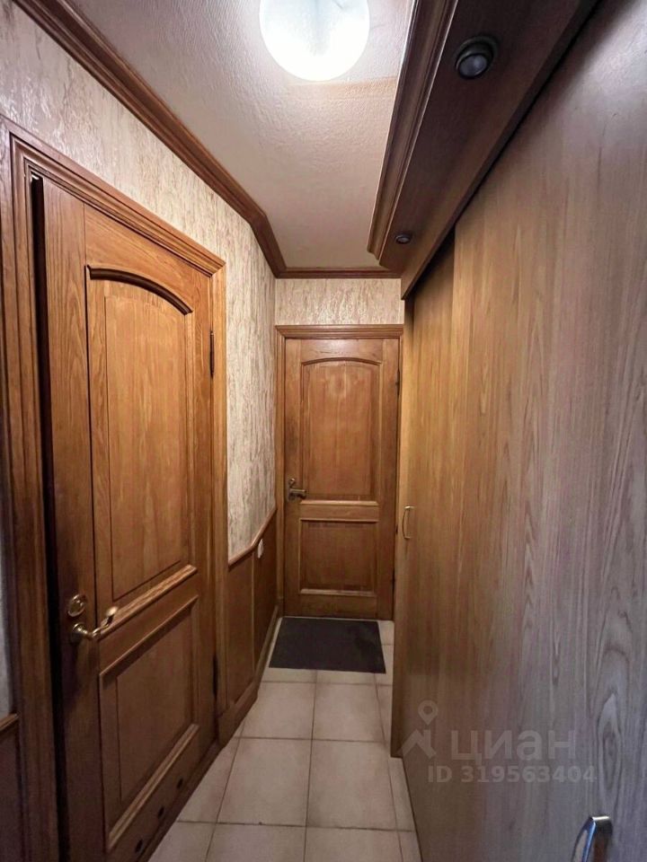 Продажа 3-комн квартиры на вторичном рынке Белградская улица, 6К1