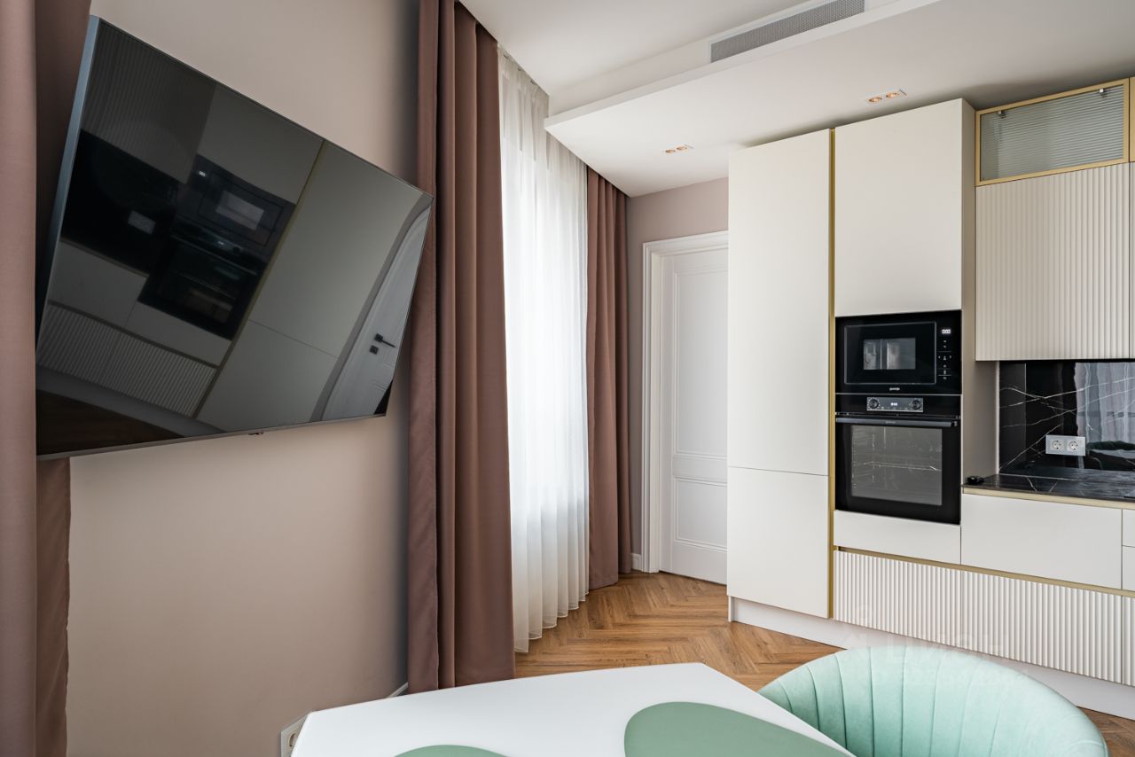 Продажа 4-комн квартиры на вторичном рынке улица Лобачевского, 120к1