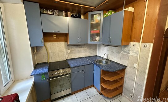 Продажа 3-комн квартиры на вторичном рынке ул Просторная,  д. 10,  к. 1