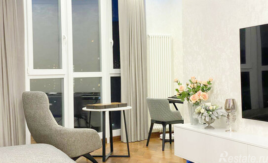 Продажа 4-комн квартиры на вторичном рынке 26 Бакинских Комиссаров ул