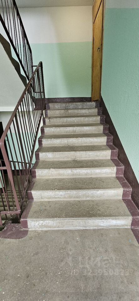 Продажа 3-комн квартиры на вторичном рынке пос. Зимитицы, 5