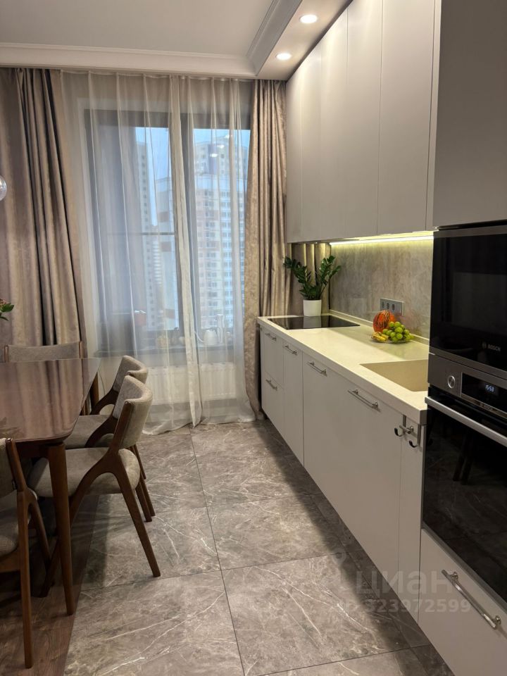 Продажа 3-комн квартиры на вторичном рынке Беломорская улица, 23