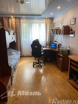 Продажа 4-комн квартиры на вторичном рынке Лазо ул,  д. 10