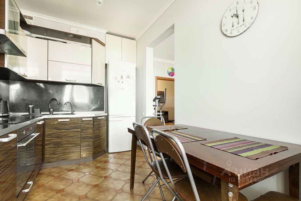 Продажа 2-комн квартиры на вторичном рынке Комендантский проспект, 17к1