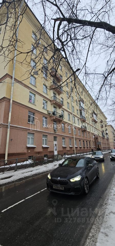 Продажа 3-комн квартиры на вторичном рынке улица Ленсовета, 10
