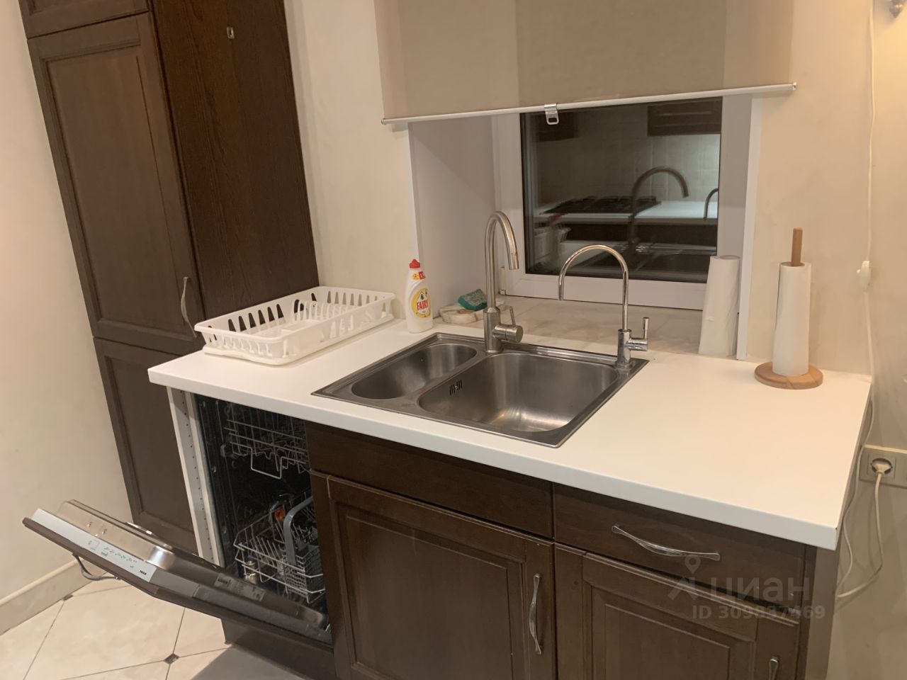 Аренда 4-комн квартиры на вторичном рынке Приморский проспект, 65