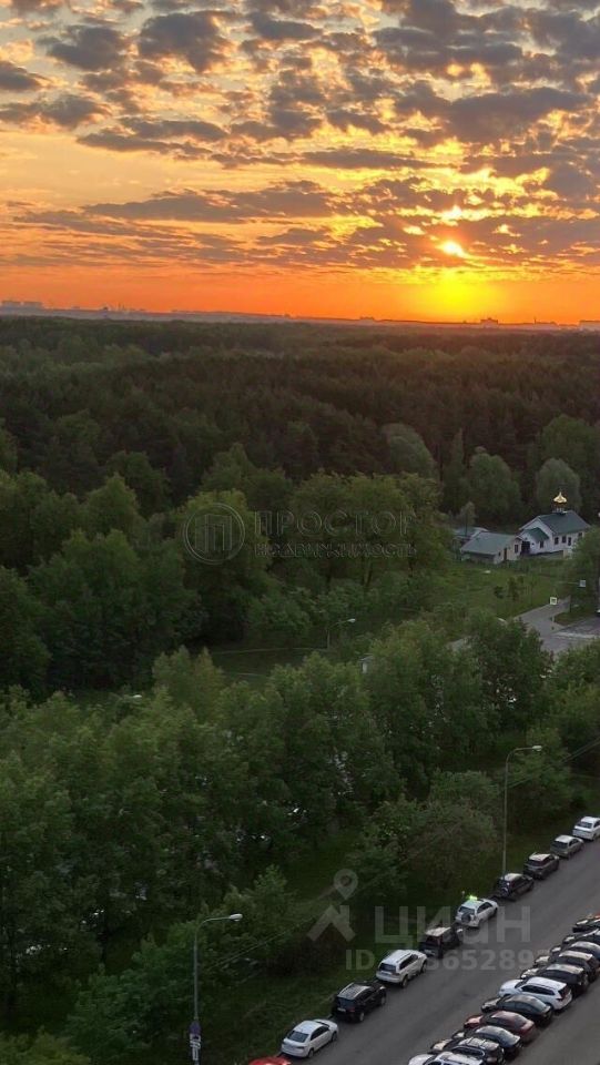 Продажа 3-комн квартиры на вторичном рынке улица Маршала Савицкого, 16