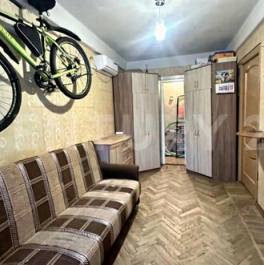 Продажа 2-комн квартиры на вторичном рынке улица Матроса Железняка,  д. 33