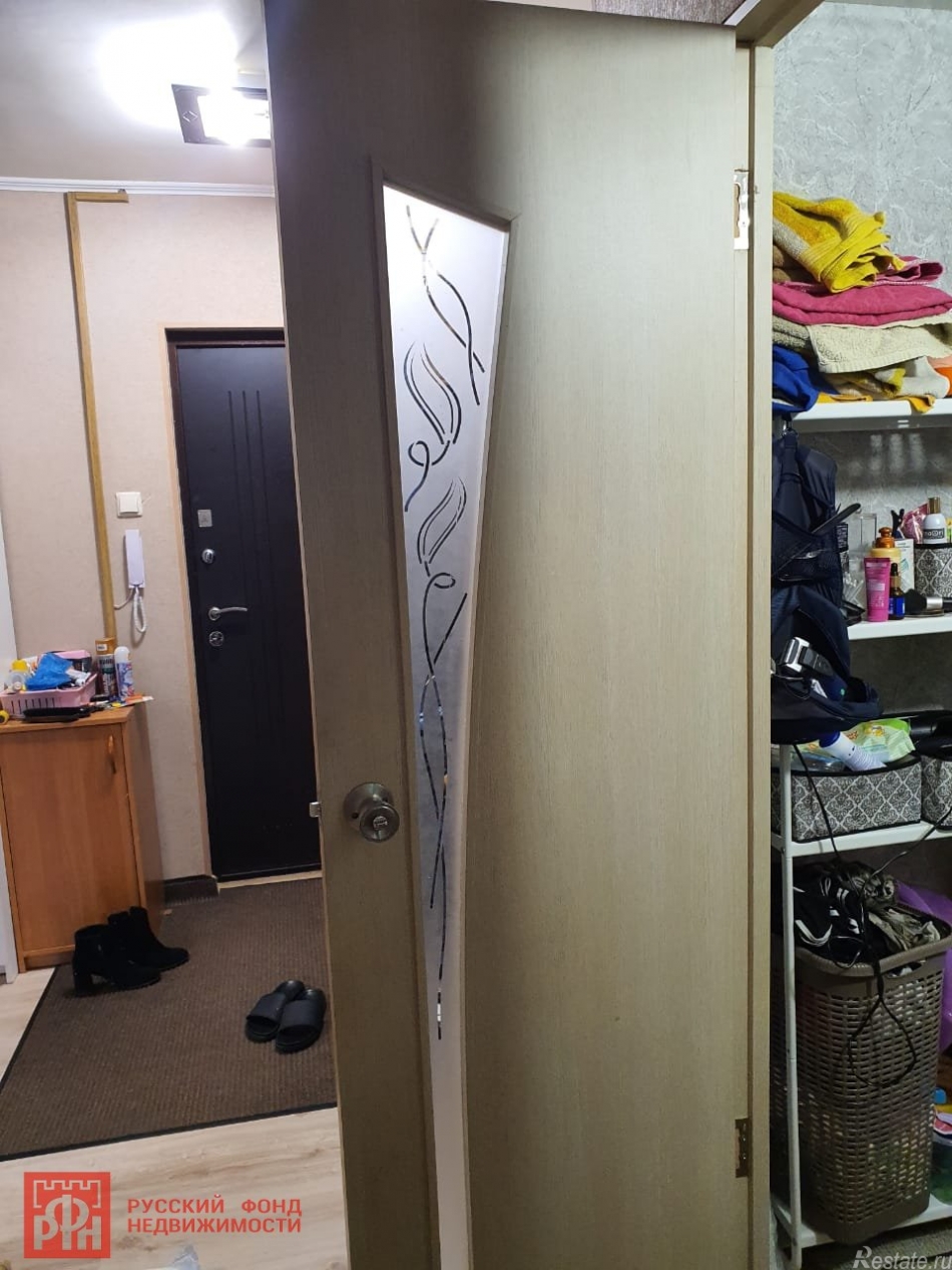 Продажа 1-комн квартиры на вторичном рынке Петергоф г., Чебышевская ул. ,  д. 7,  к. 1