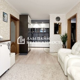 Продажа 3-комн квартиры на вторичном рынке улица Маршала Захарова,  д. 62 к1