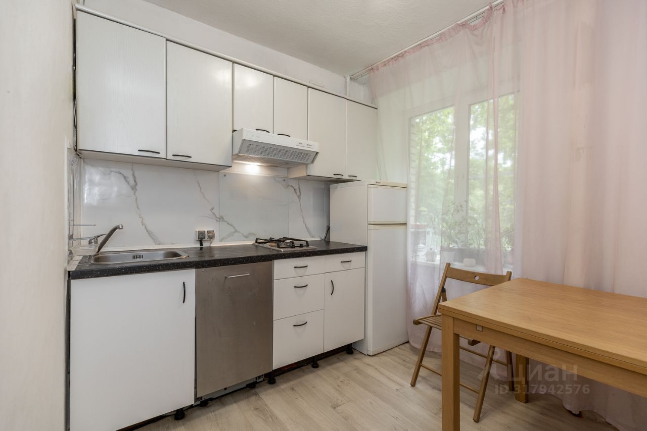 Продажа 1-комн квартиры на вторичном рынке Байкальская улица, 43