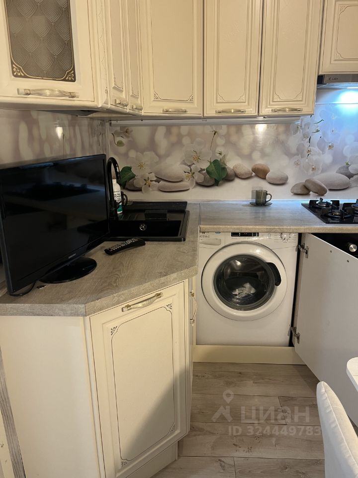 Аренда 3-комн квартиры на вторичном рынке переулок Васнецова, 15С1