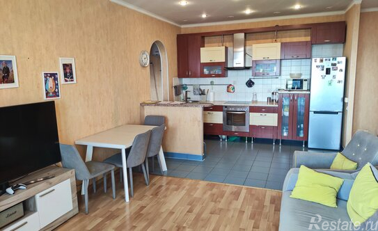 Продажа 2-комн квартиры на вторичном рынке Ветеранов пр-кт,  д. 130