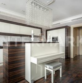 Продажа 3-комн квартиры на вторичном рынке Хилков переулок,  д. 1