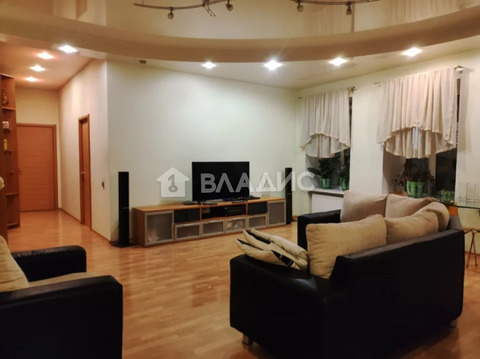 3-комн квартира Старо-Петергофский пр-кт.,  д. 15