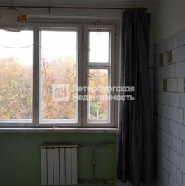 Продажа 3-комн квартиры на вторичном рынке Просвещения пр-кт,  д. 70 к2