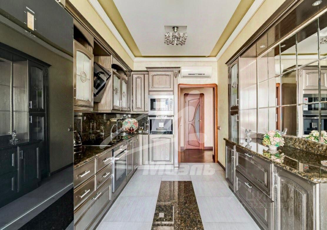 Продажа 3-комн квартиры на вторичном рынке Староволынская улица, 12к3