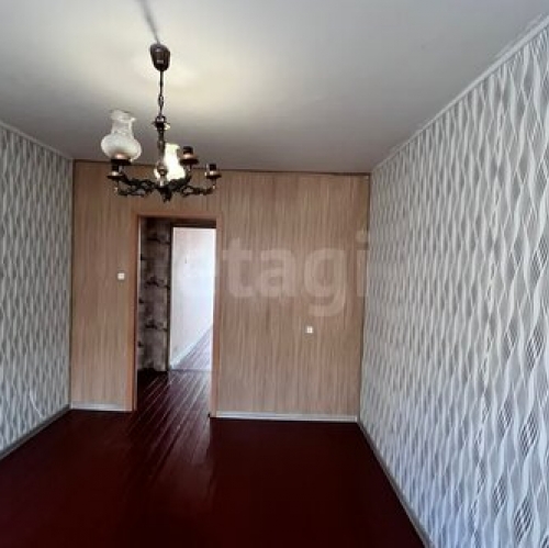 2-комн квартира Кириши, ул Строителей,  д. 24