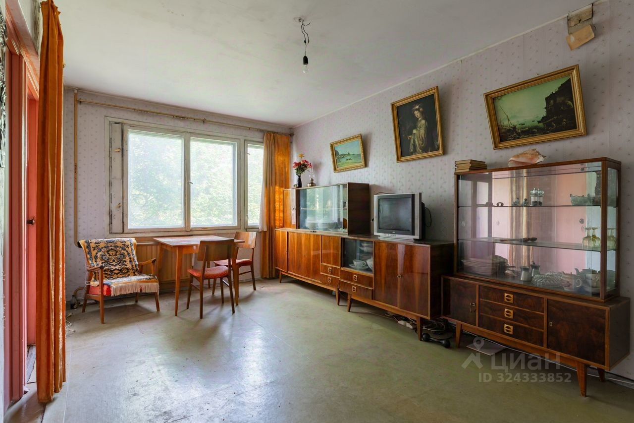 Продажа 3-комн квартиры на вторичном рынке улица Козлова, 13К2