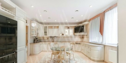 3-комн квартира Николопесковский М. пер,  д. 4