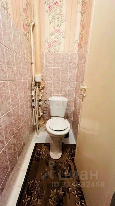 Продажа 3-комн квартиры на вторичном рынке Кириши, проспект Героев, 2