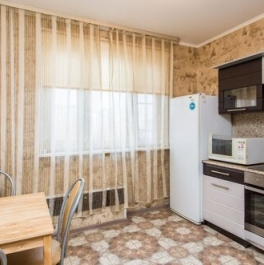 Аренда 3-комн квартиры на вторичном рынке ул Олеко Дундича,  д. 13,  к. 1