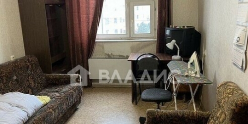 2-комн квартира улица Адмирала Лазарева,  д. 27