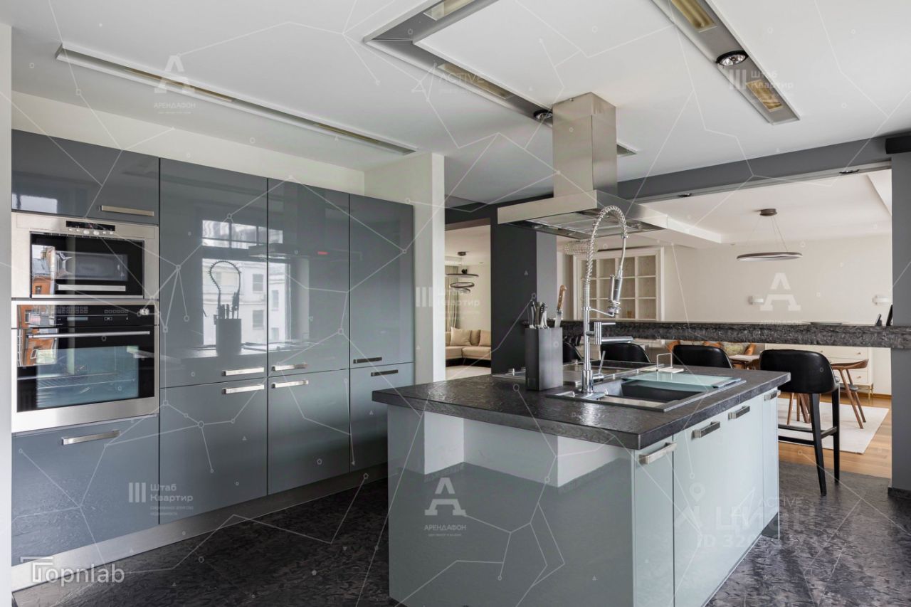 Продажа 3-комн квартиры на вторичном рынке Мичуринская улица, 4