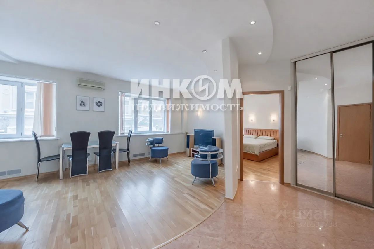 Продажа 2-комн квартиры на вторичном рынке улица Петровка, 24С2