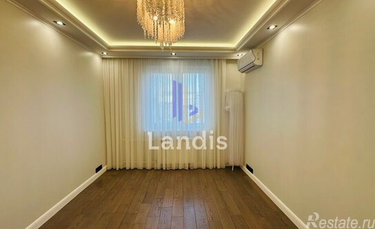 Продажа 3-комн квартиры на вторичном рынке Новороссийская улица,  д. 27