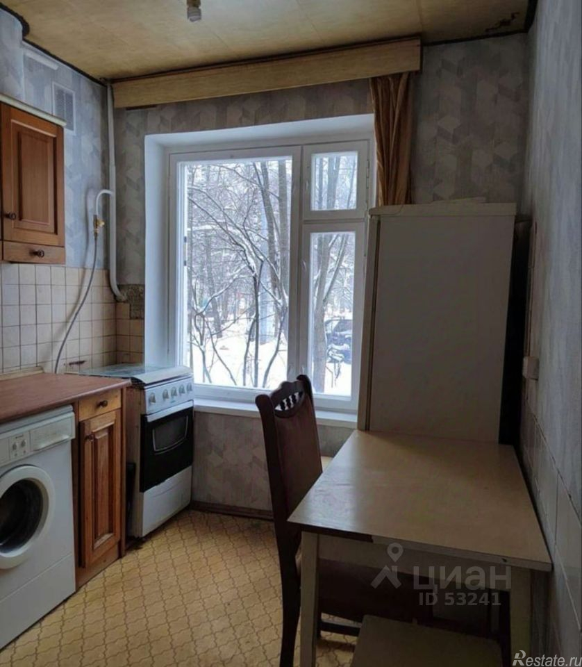 Продажа 2-комн квартиры на вторичном рынке Сходня, улица Тюкова,  д. 12