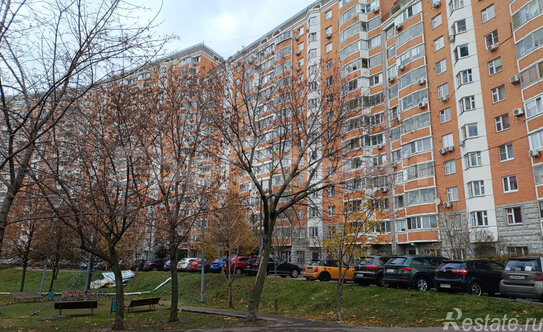 Продажа 2-комн квартиры на вторичном рынке Лухмановская улица,  д. 24