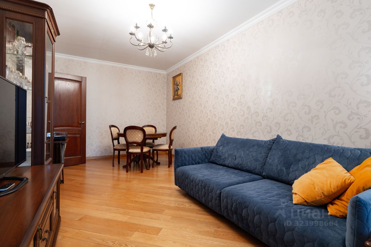 Продажа 2-комн квартиры на вторичном рынке улица Шкиперский проток, 20