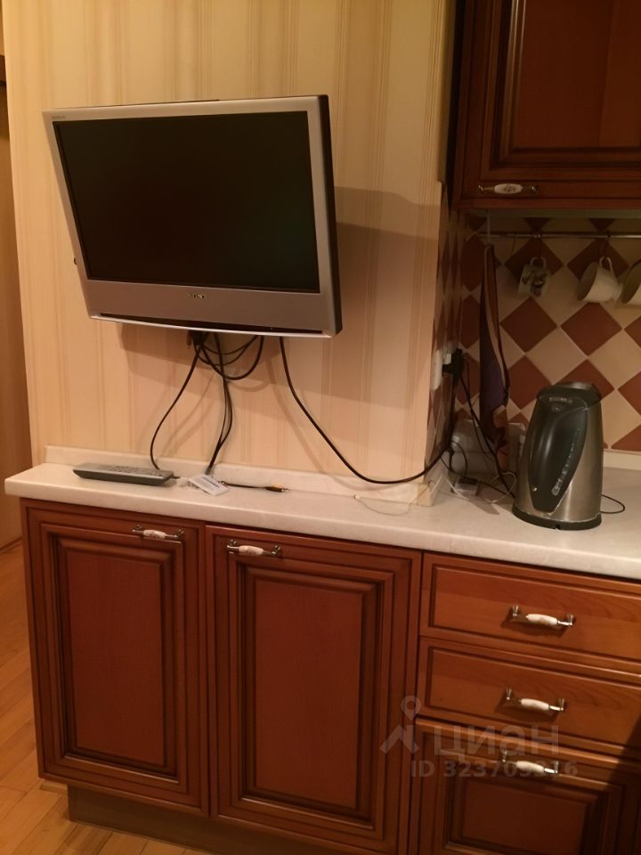 Продажа 1-комн квартиры на вторичном рынке Осенний бульвар, 20К2