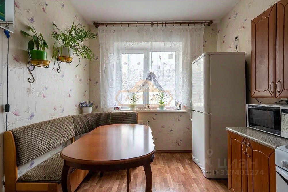 Продажа 3-комн квартиры на вторичном рынке улица Оптиков, 49к2