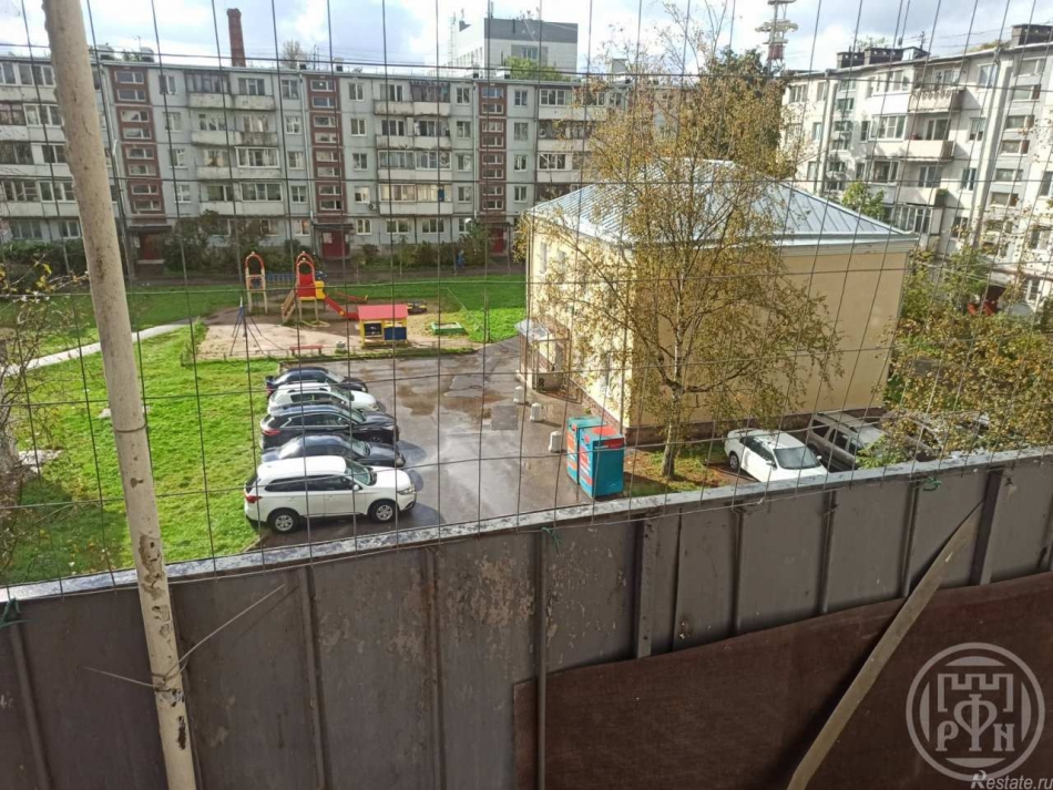 Продажа 1-комн квартиры на вторичном рынке Гатчина г., Достоевского ул. ,  д. 17