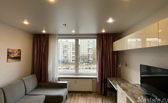 Продажа 1-комн квартиры на вторичном рынке улица Хошимина,  д. 16