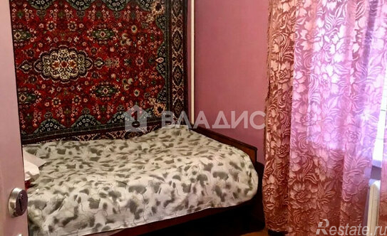 Продажа 4-комн квартиры на вторичном рынке Школьная улица,  д. 12